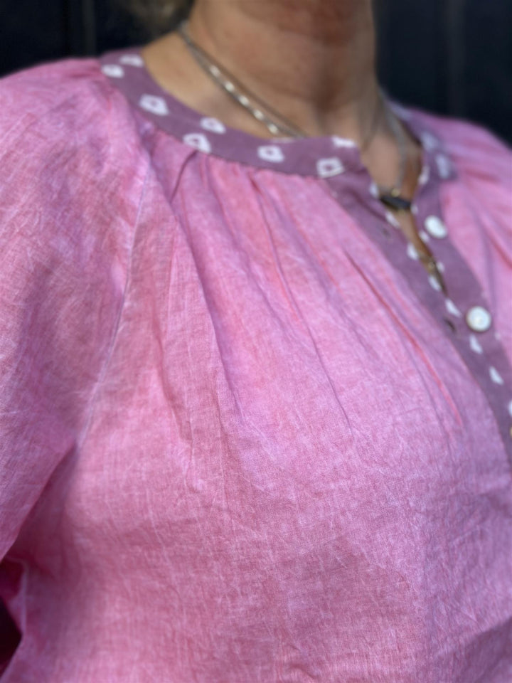 Rita bluse pink med lilac & white bandani