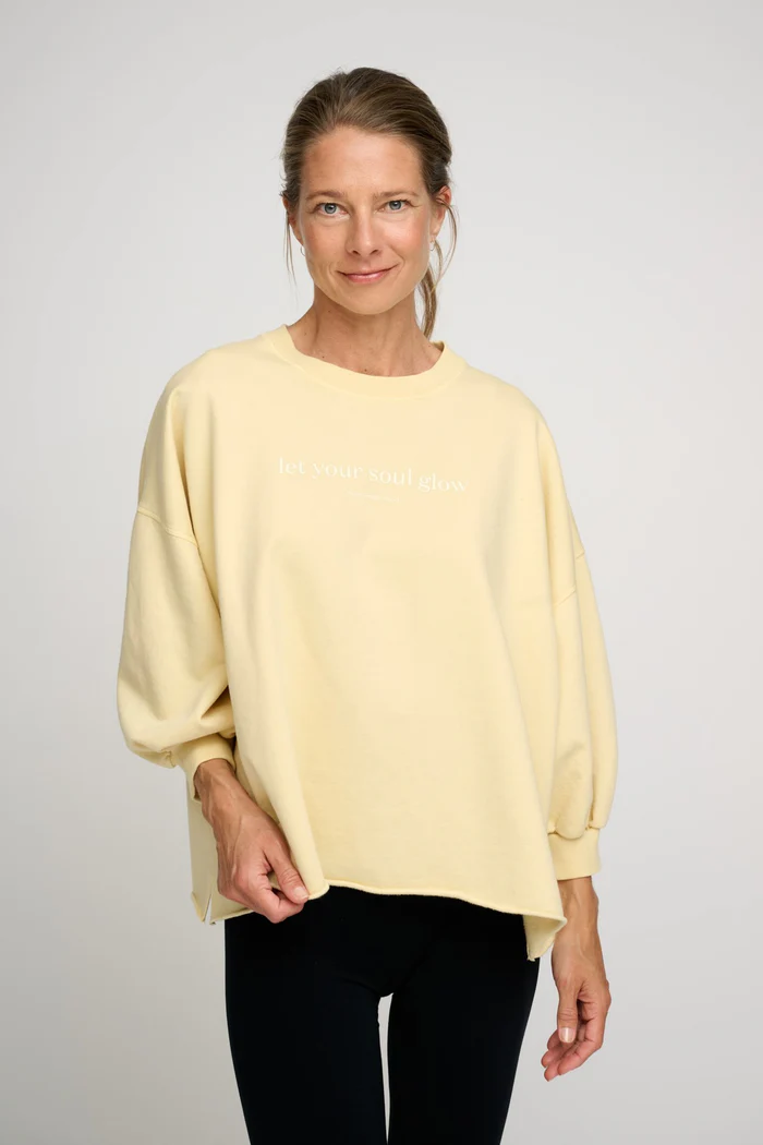 Mantra genser soft yellow