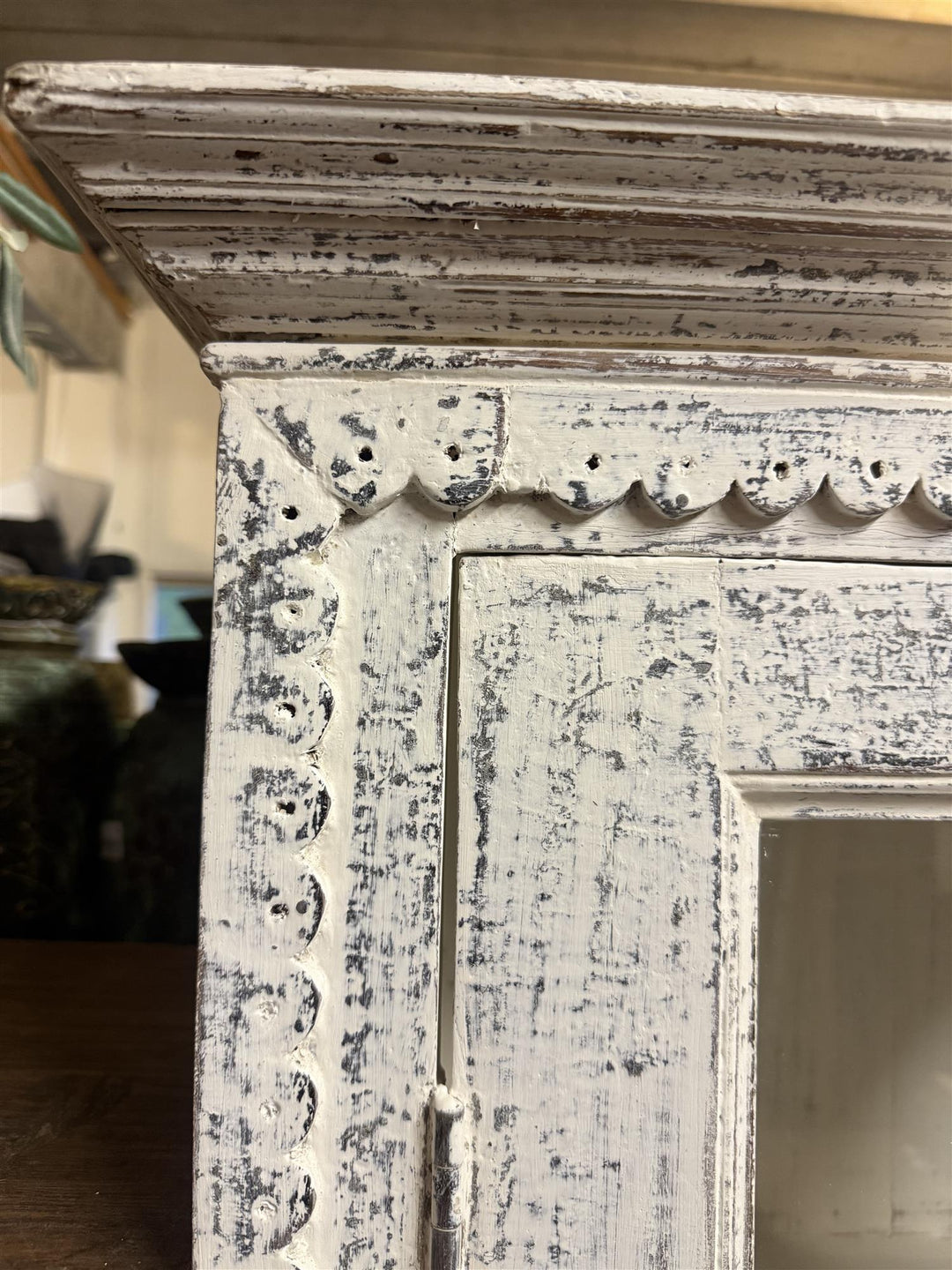 Skap vintage med glass hvitt