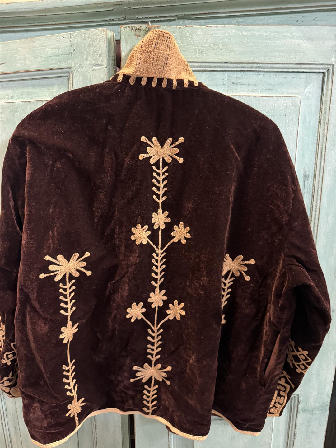 Velvet jakke med broderier kakao