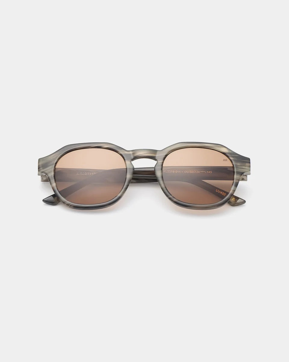 Solbrille Zan striped horn