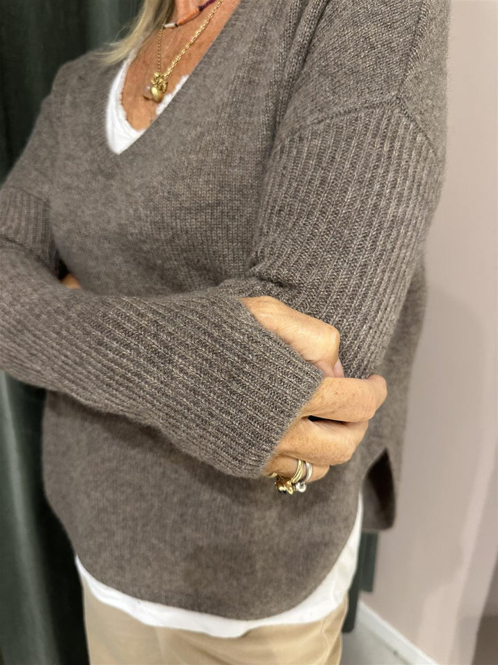 Arya cashmere v-hals genser vison