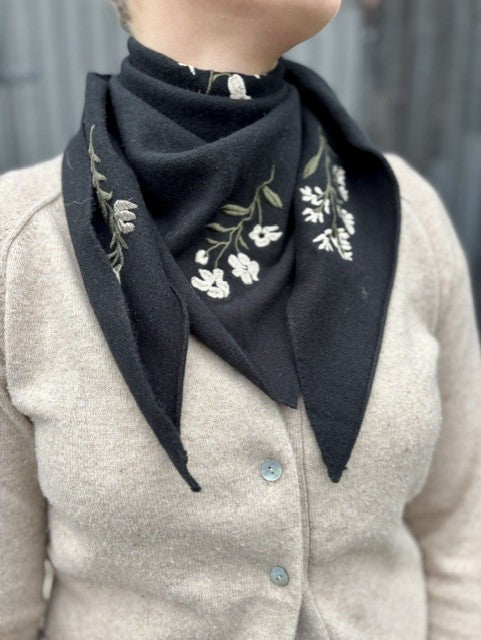 Rosas skjerf cashmere blomst dekor sort