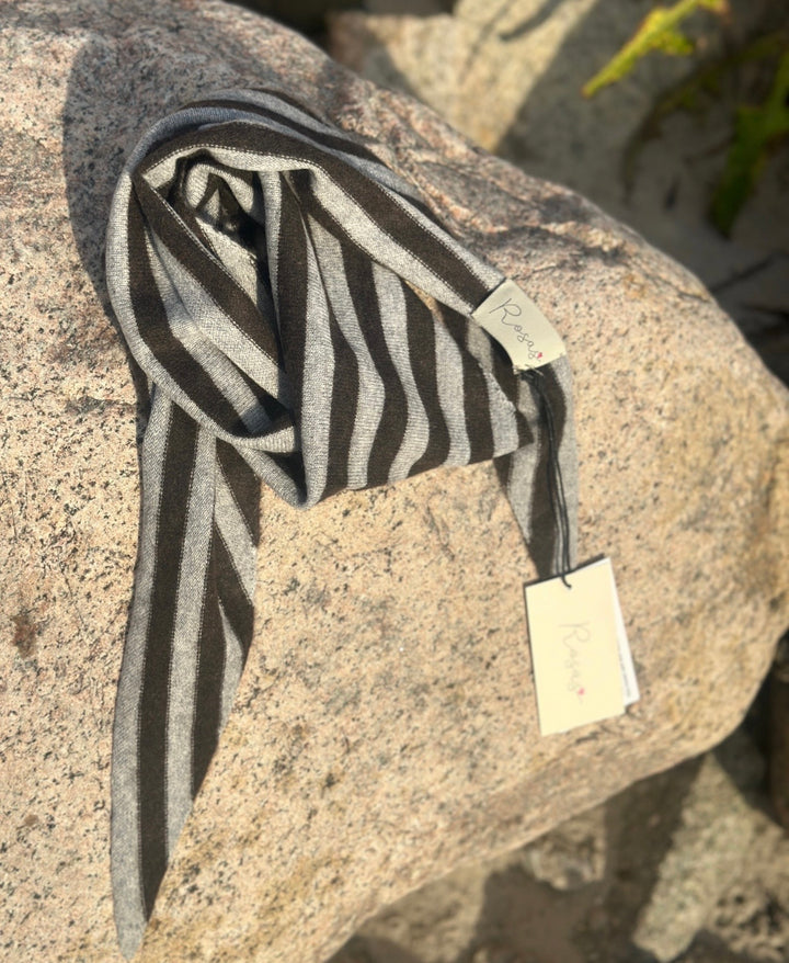Grey/ black trekantskjerf cashmere