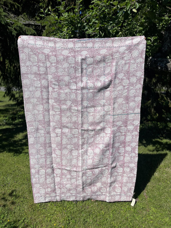 Teppe vintage kantha blokk print rosa ca 112x174 cm