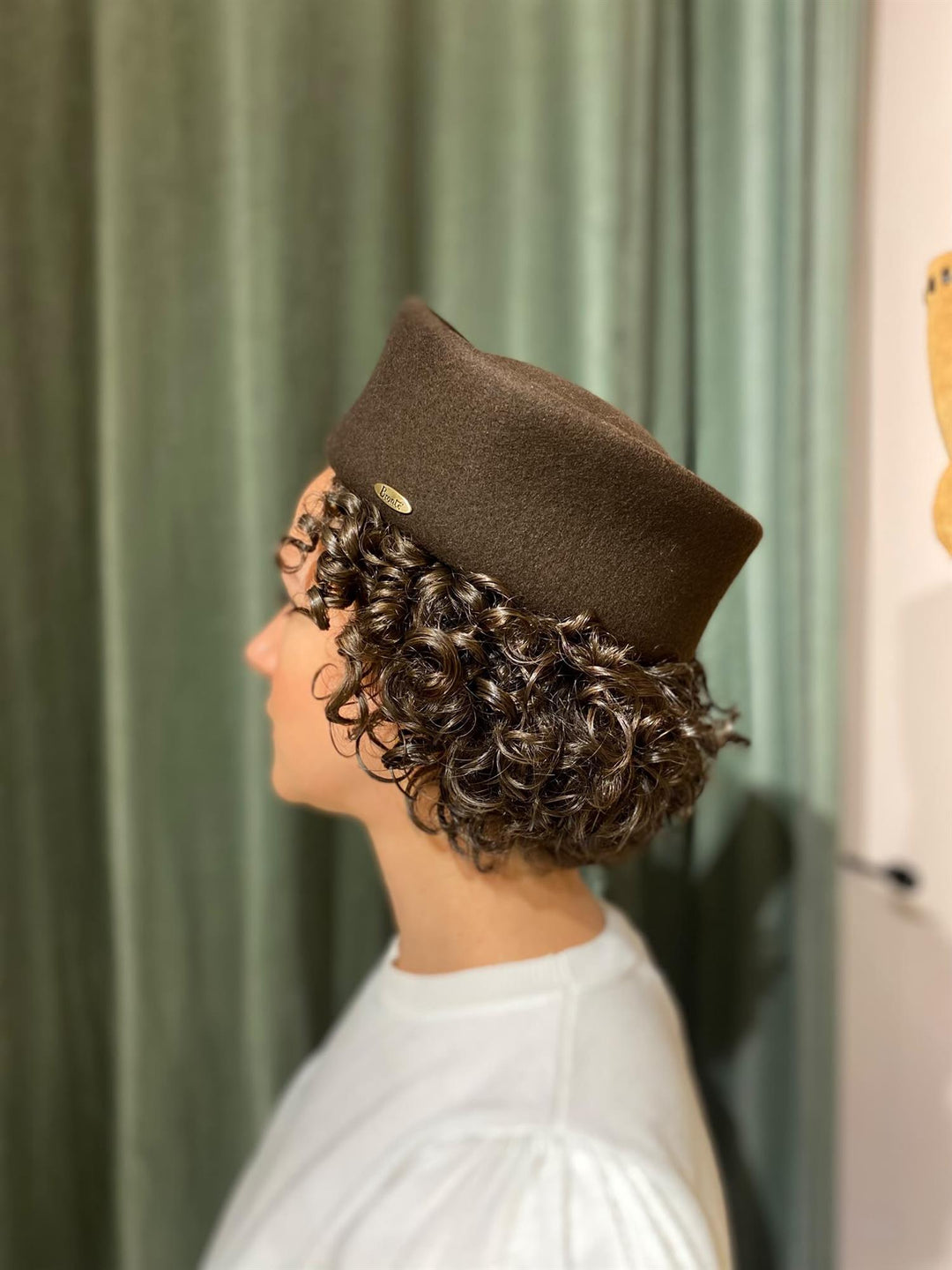 Melania toque hat mocca