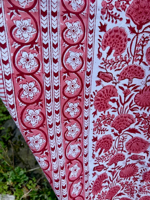 Duk 150 x 250 cm blokktrykket raspberry