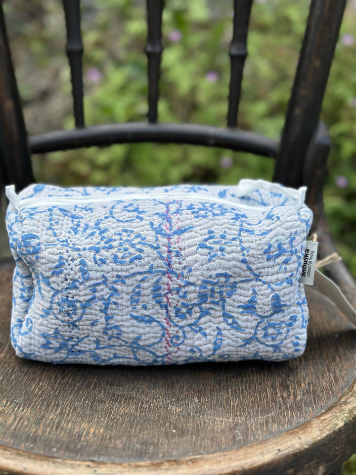 Toalettmappe M vintage kantha stoff hvit Nr 1