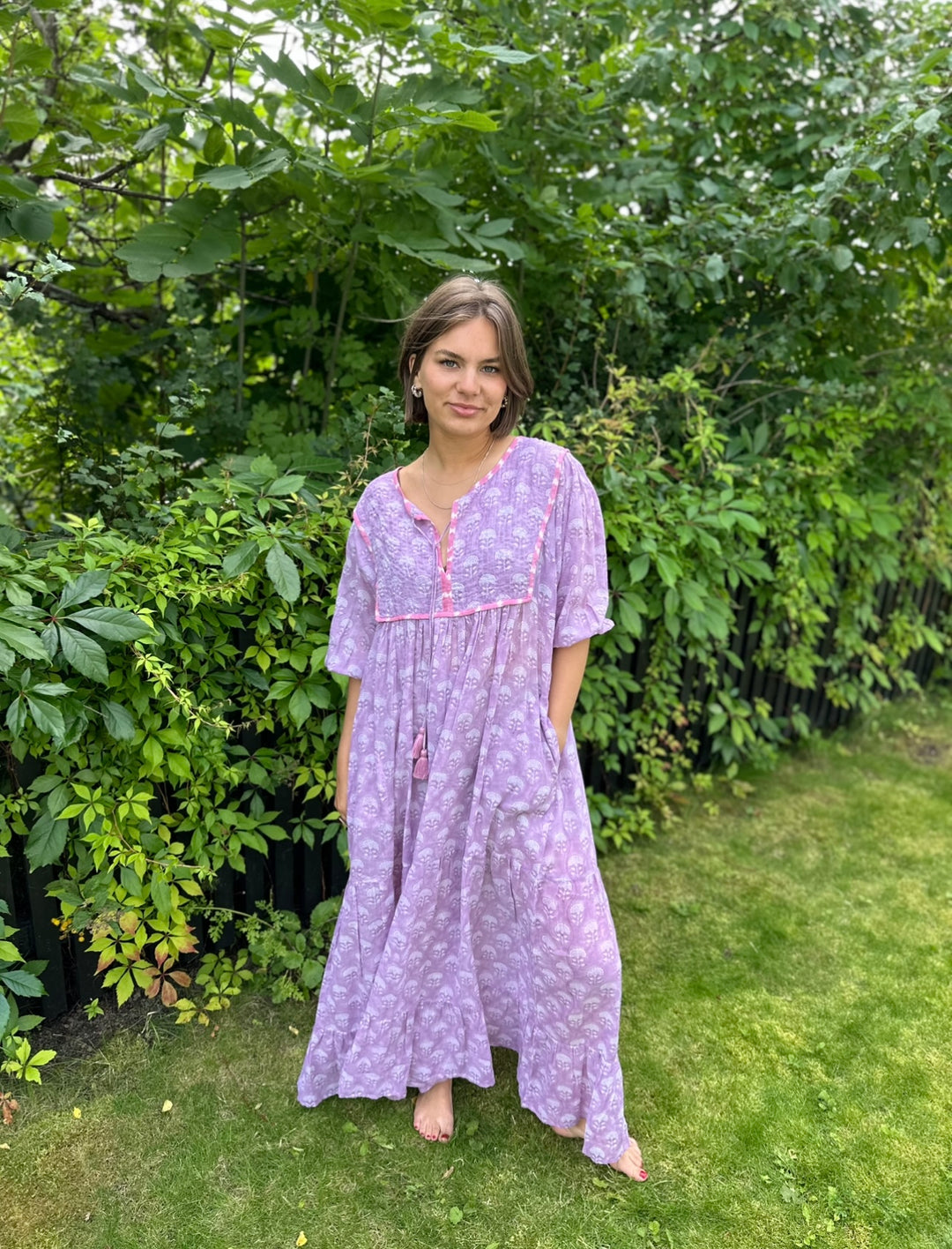 Anna lang smekkekjole lavendel