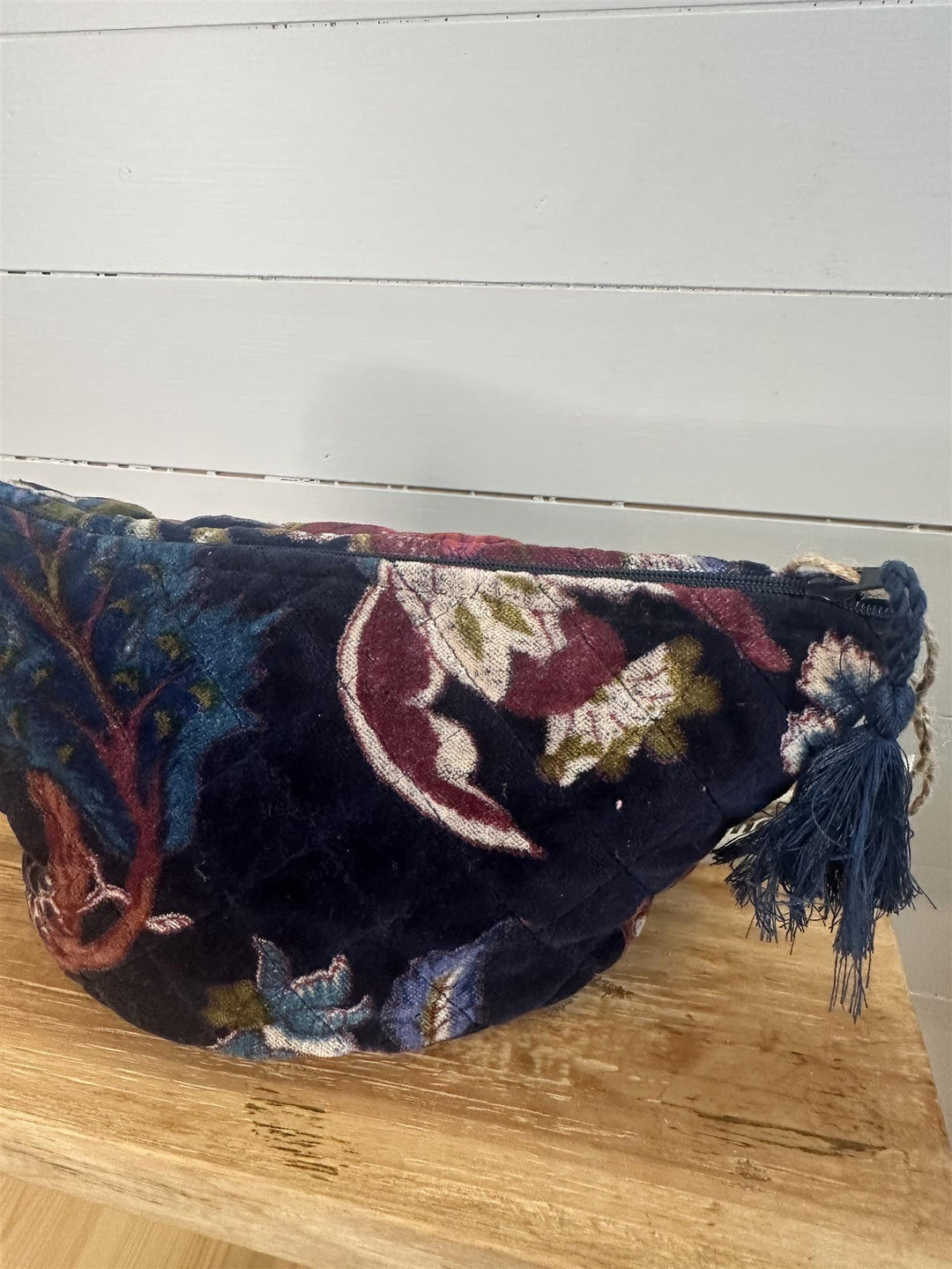 Sminkepung velur blomster dark blue