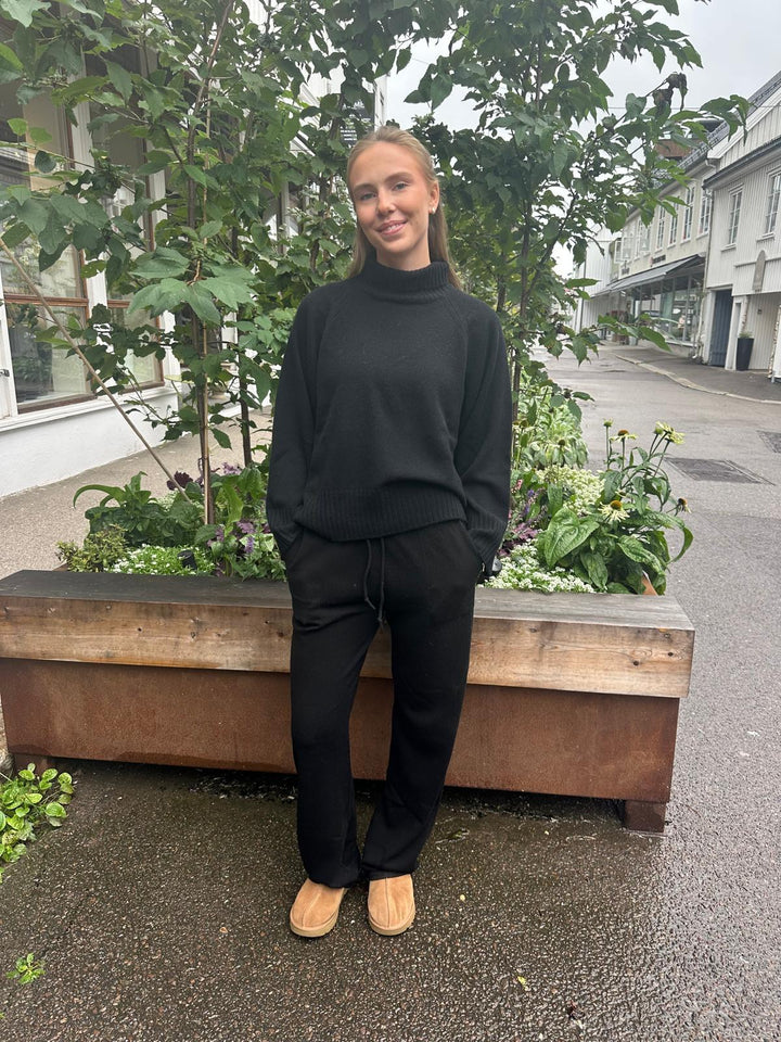 Carina bukse black