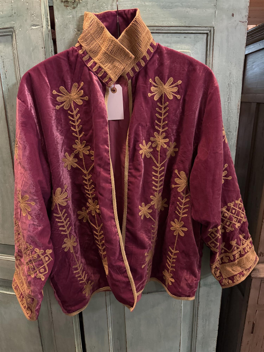 Velvet jakke med broderier lilla