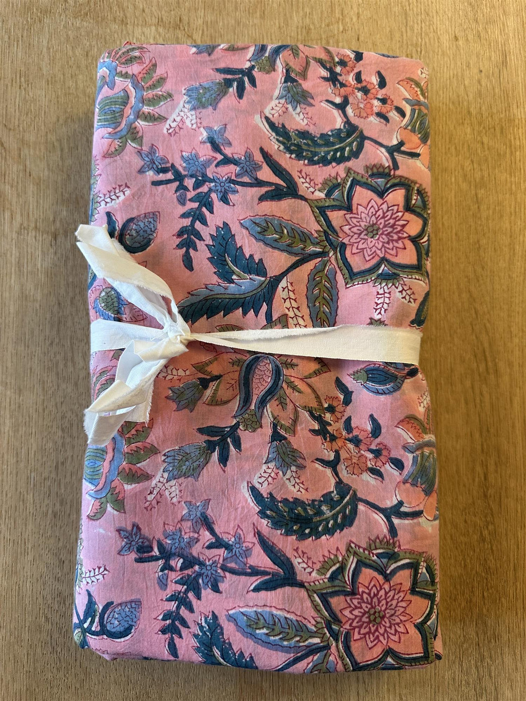 Blokktrykket stoff i metervare 10 meter lengde rosy