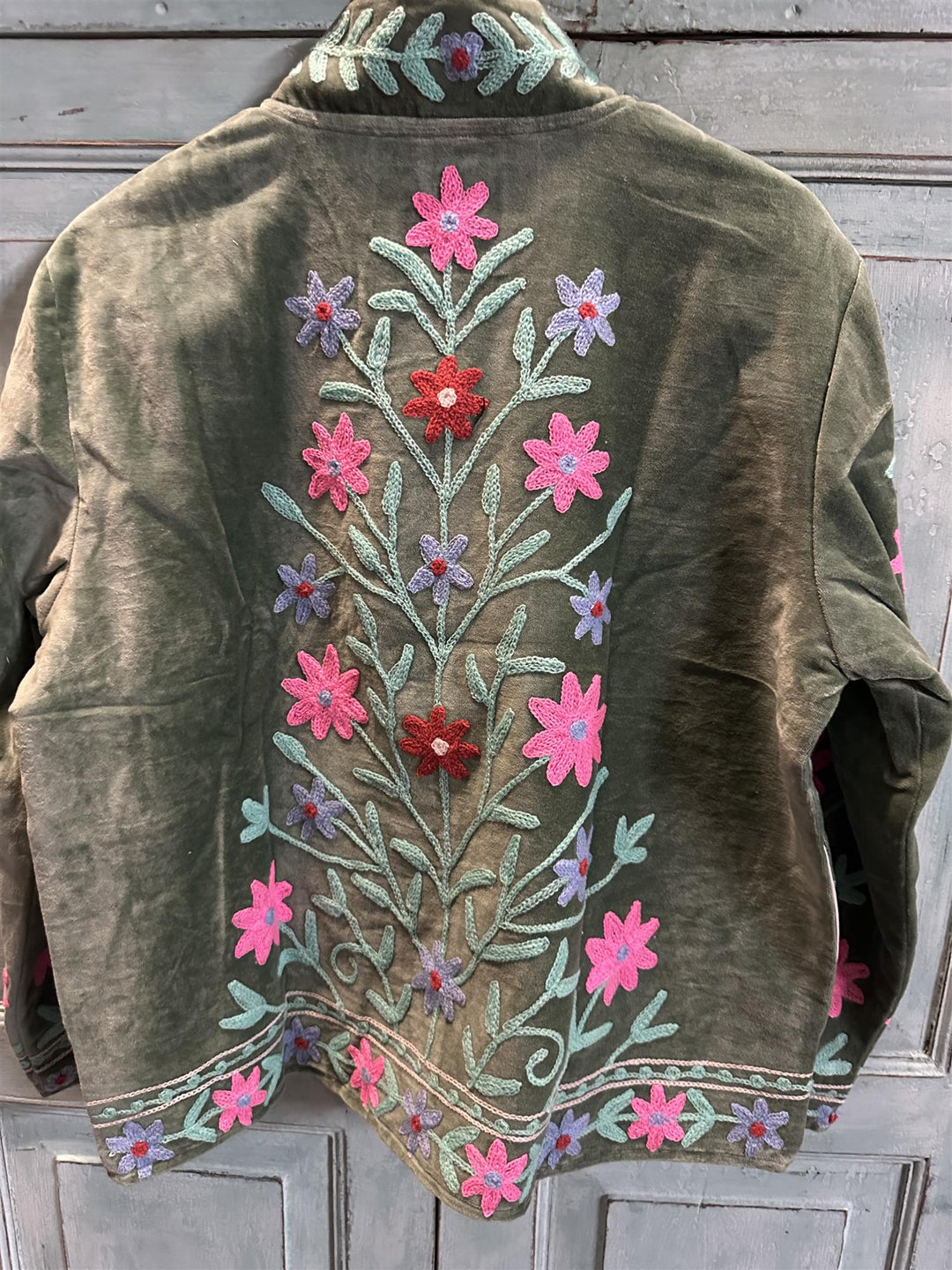 Anouska jakke velur med broderier grønn