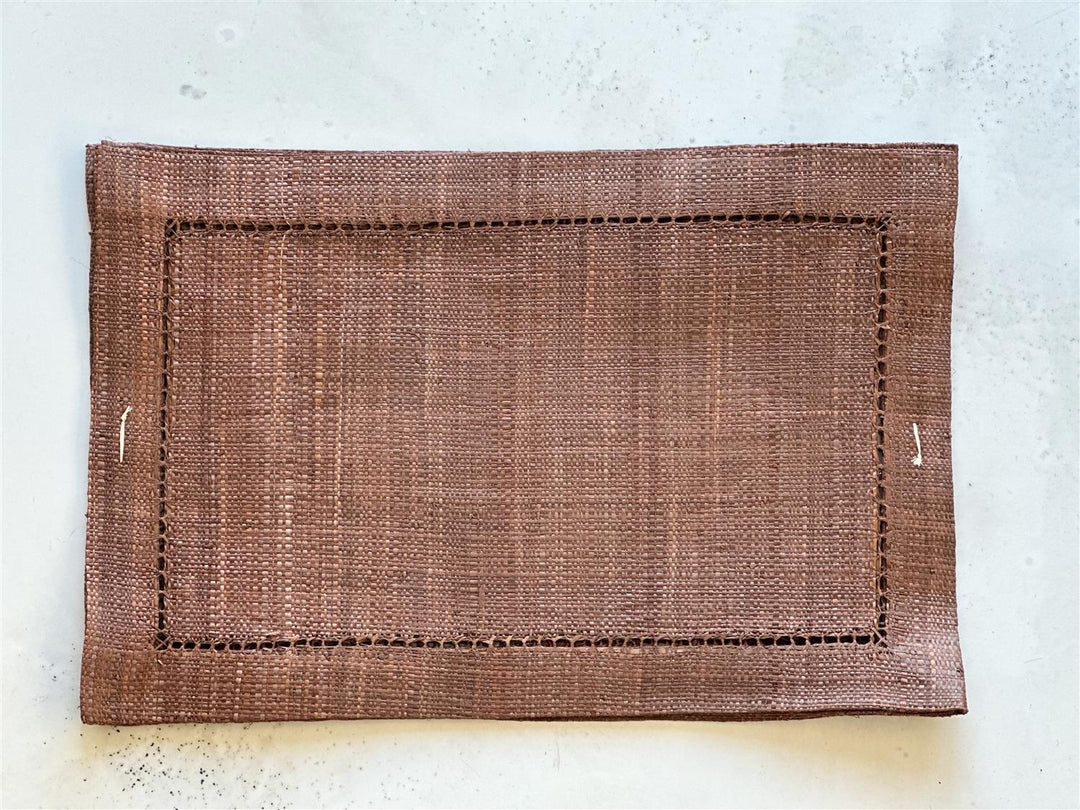 Spisebrikke 30 x 45 cm raffia dark tobacco 4 stk