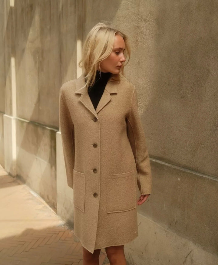 Madonna ulljakke beige