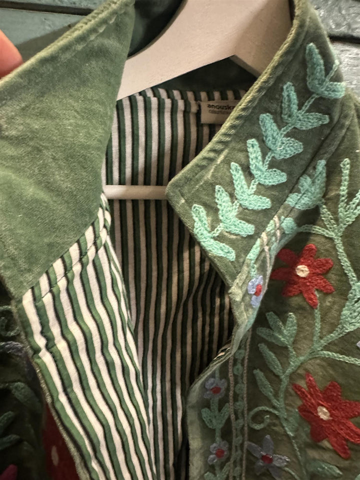 Anouska jakke velur med broderier grønn