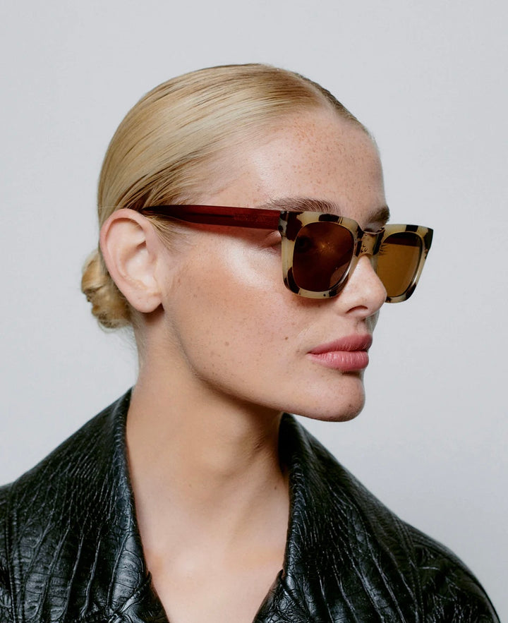 Solbrille Nancy hornet