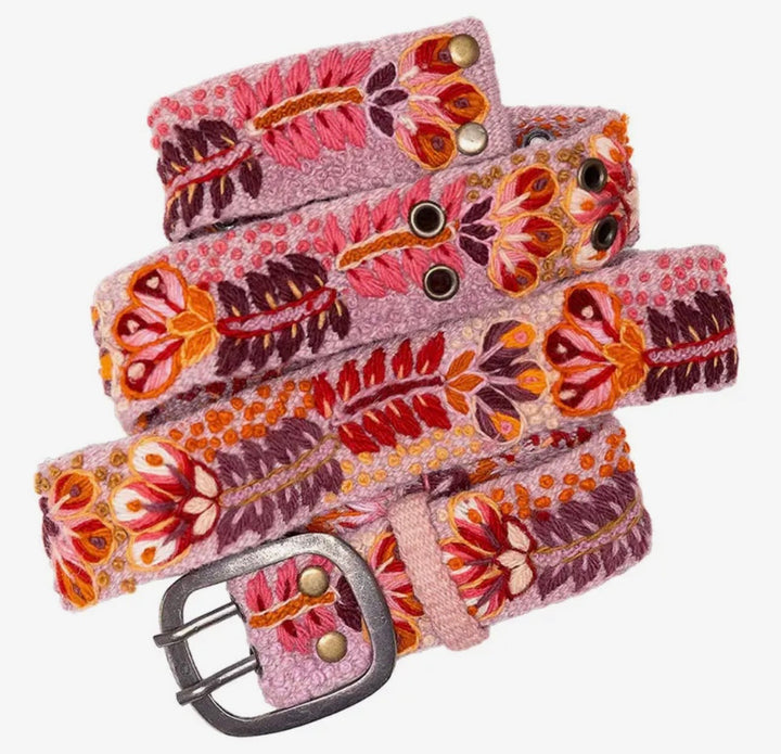 Mia belte med broderier medium