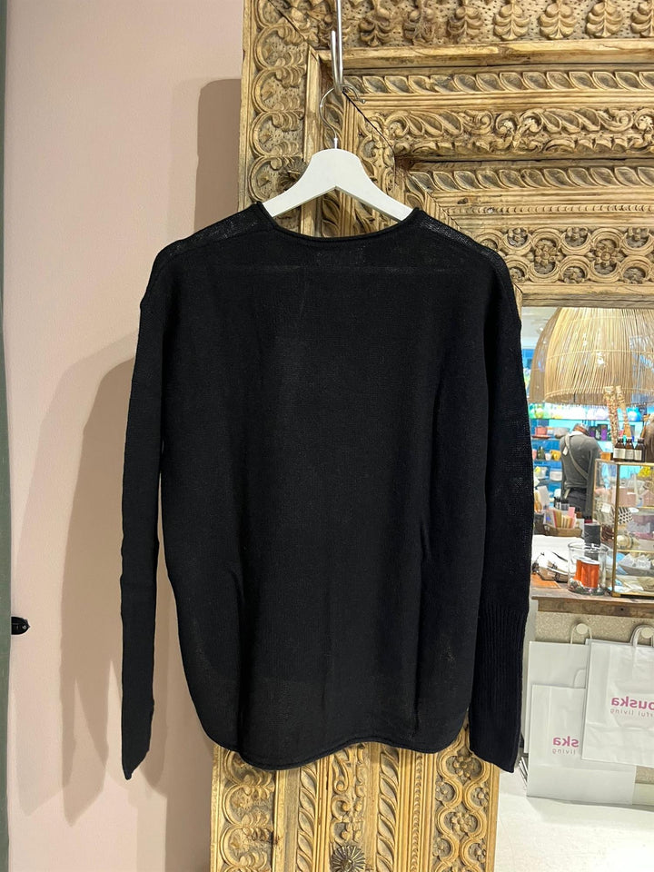 Pippa cashmere genser med rund hals sort