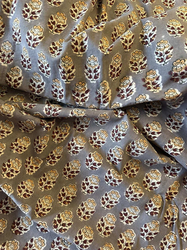 Blokktrykket stoff i metervare 10 meter lengde grey