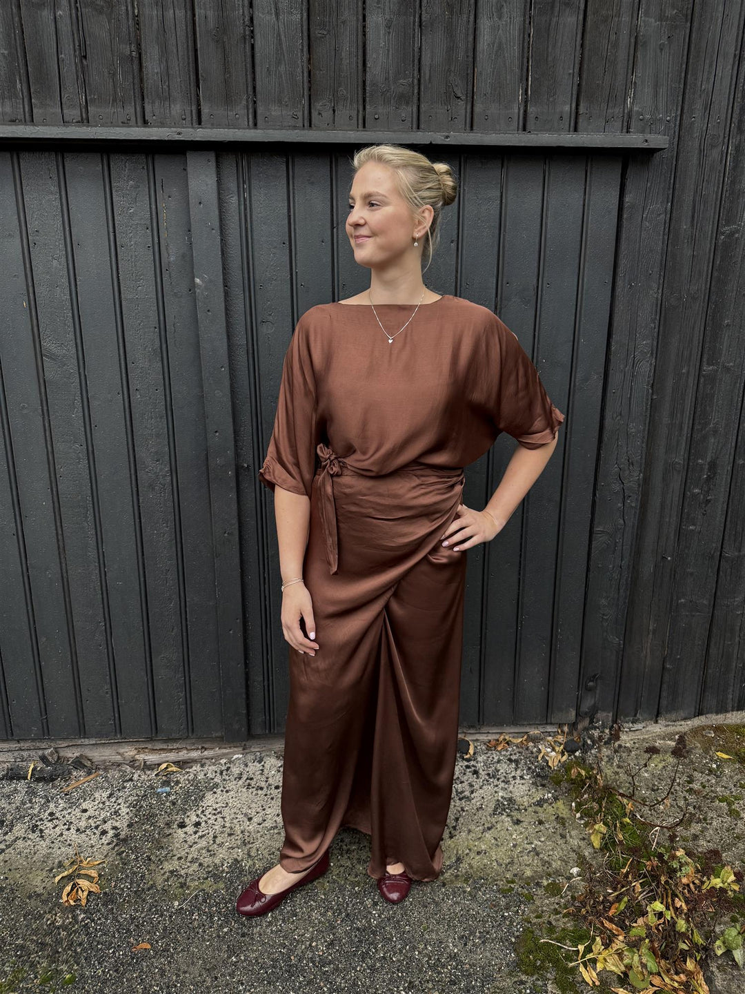 Erika omslagskjørt brun