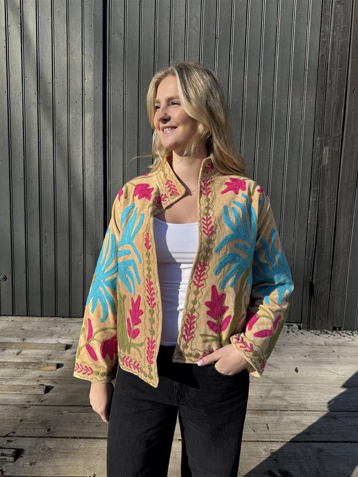 Anouska jakke velur med broderier beige