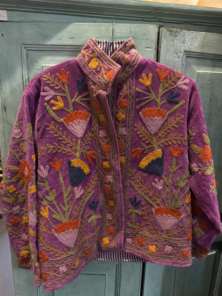 Anouska jakke velur lilla med blå/gul/oransje broderi