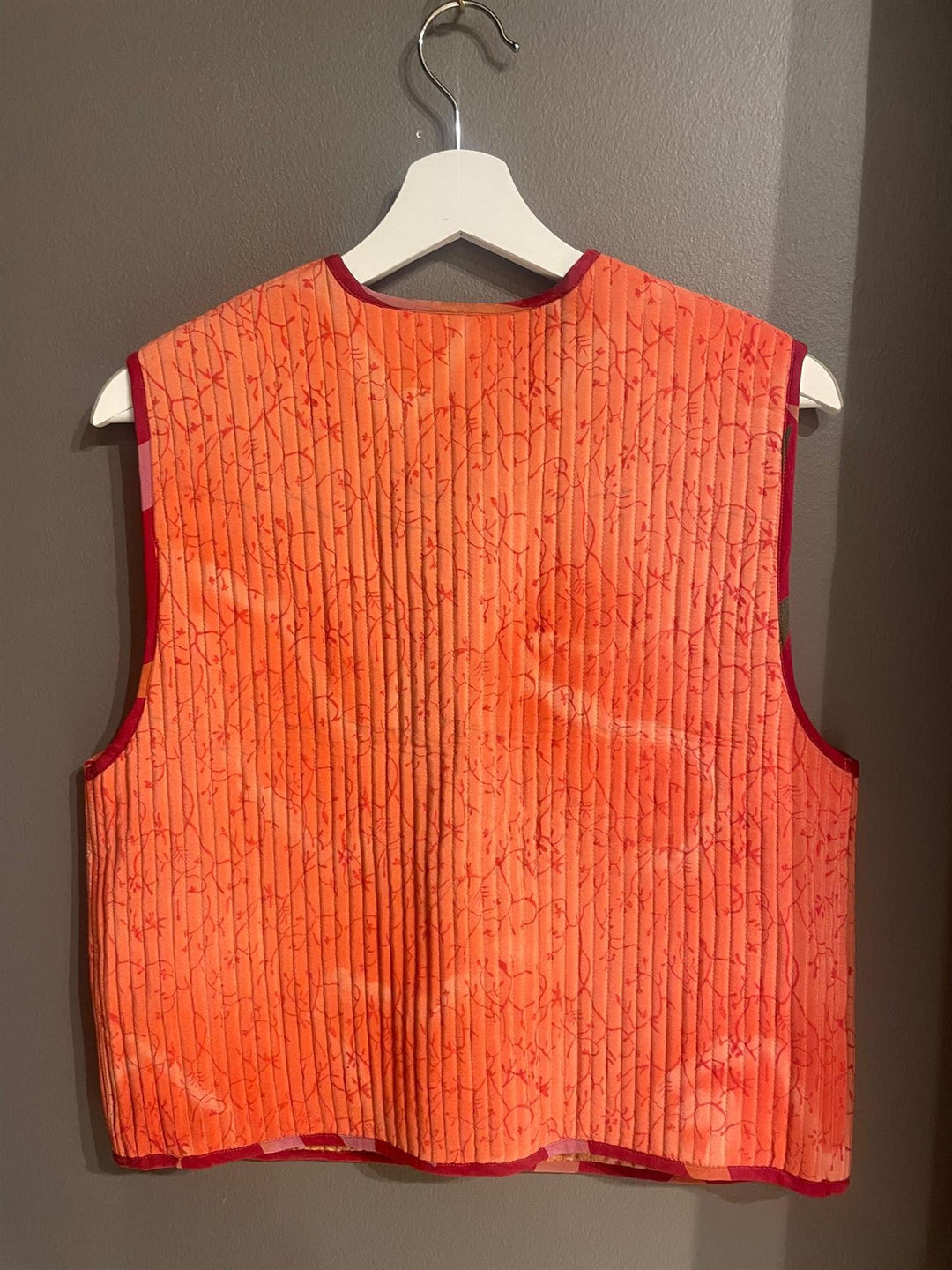 Amalie quiltet vest coral