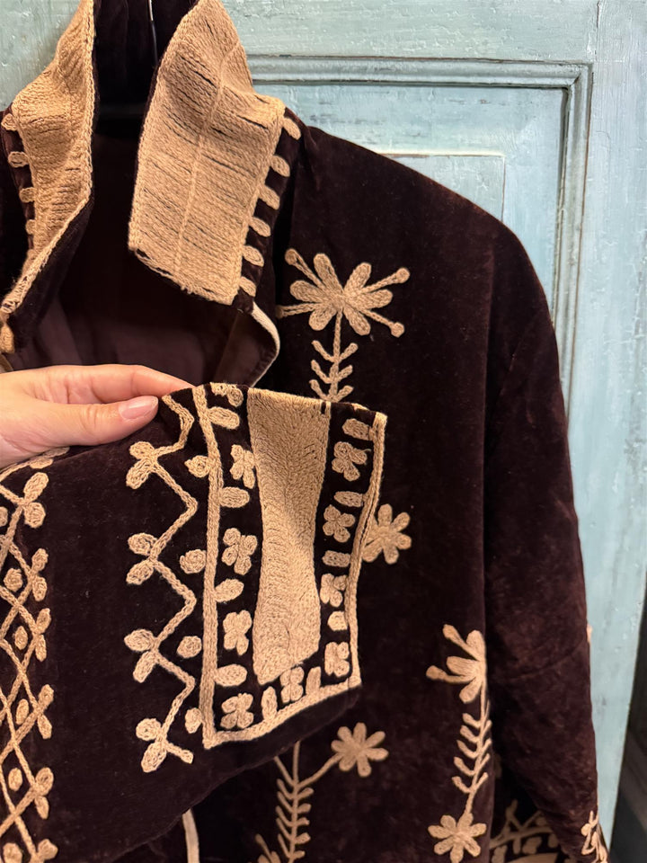 Velvet jakke med broderier kakao