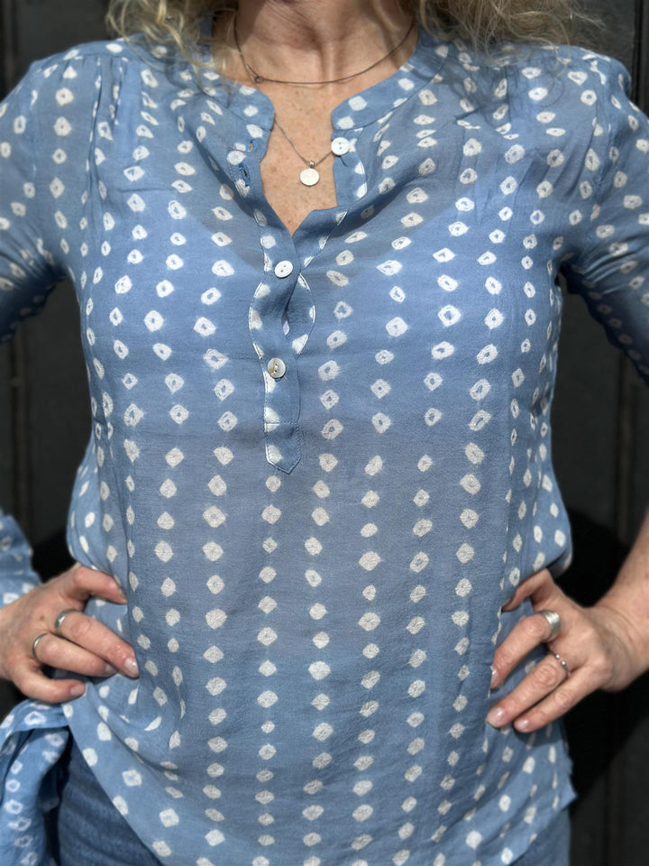 Cecilie bluse bandani sky blue