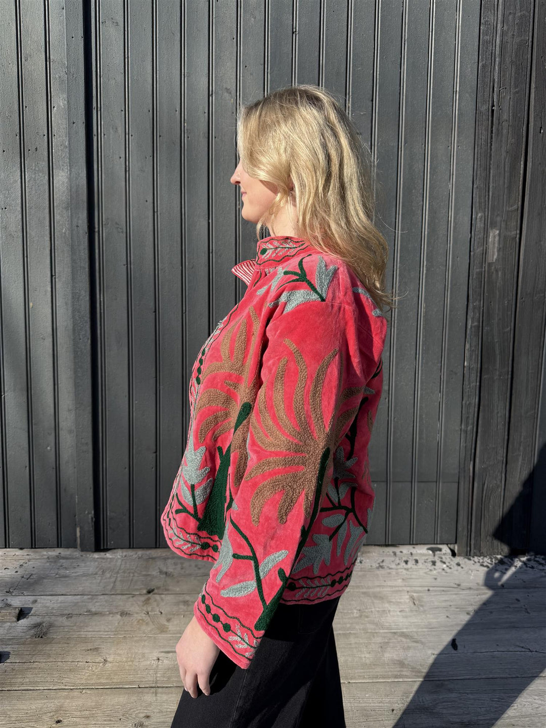 Anouska jakke velur med broderier coral