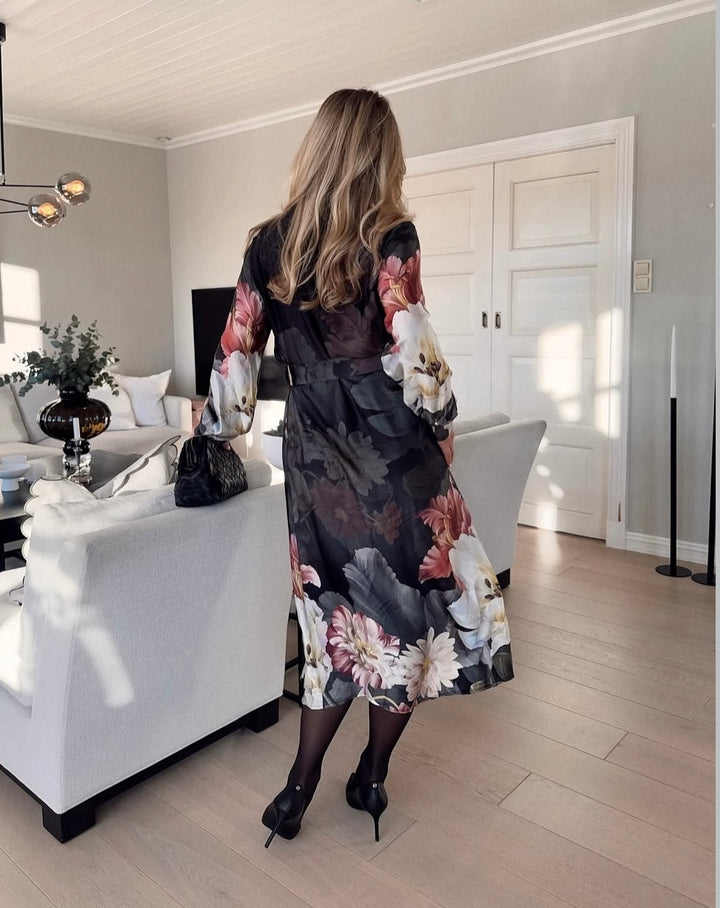 Kjole midi med belte passion black print