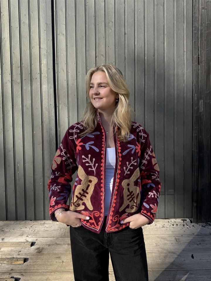 Anouska jakke velur med broderier plomme