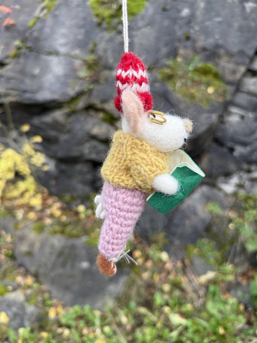 Juletrepynt mus med bok