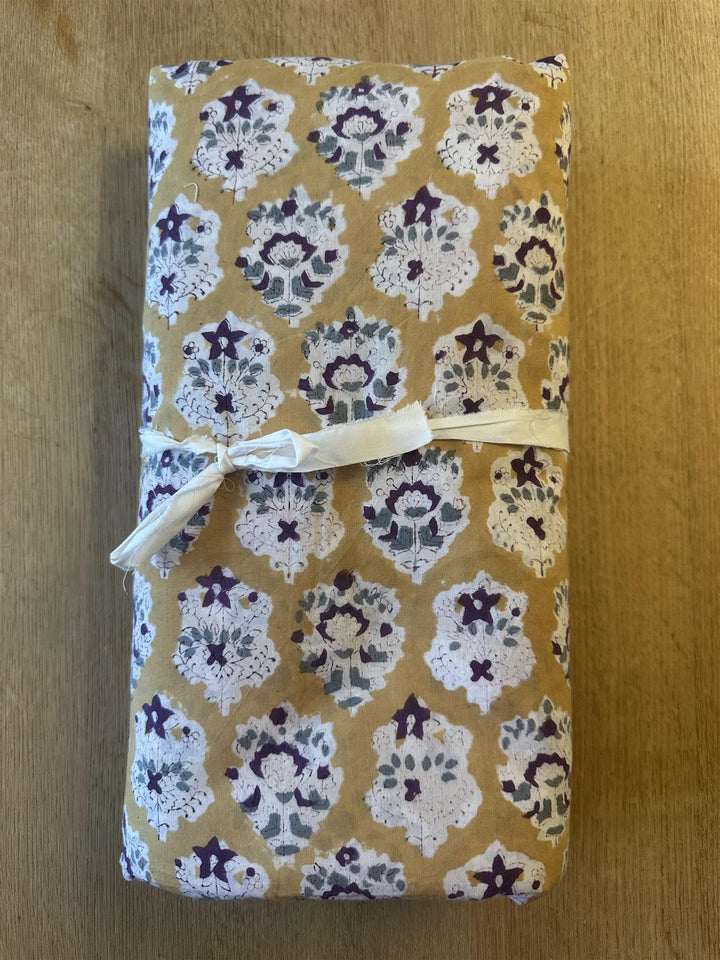 Blokktrykket stoff i metervare 10 meter lengde mustard