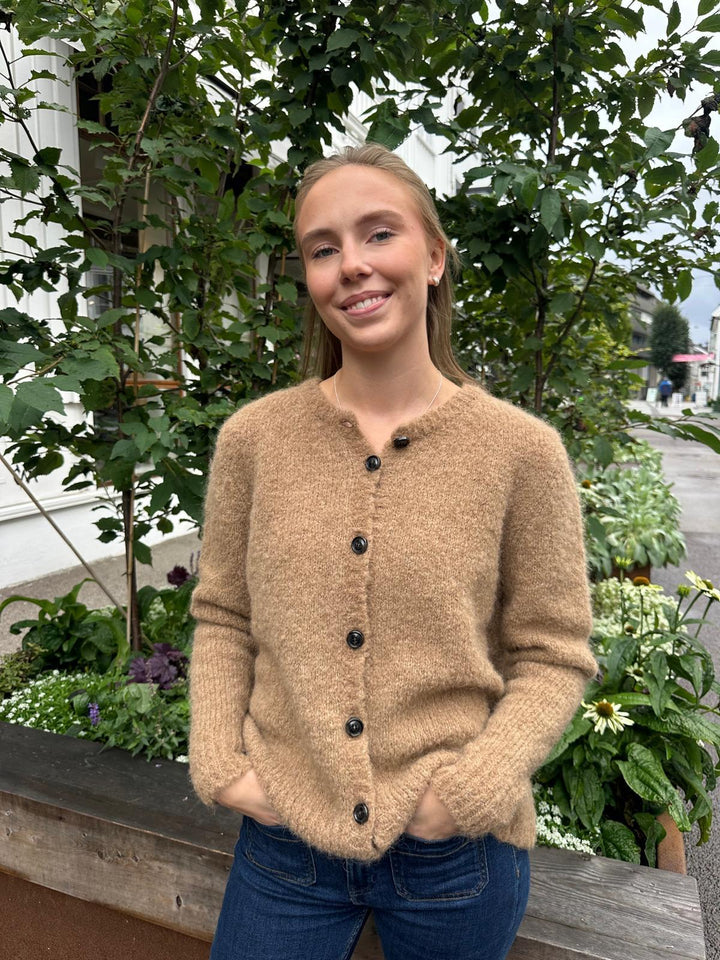 Hailey strikkejakke camel