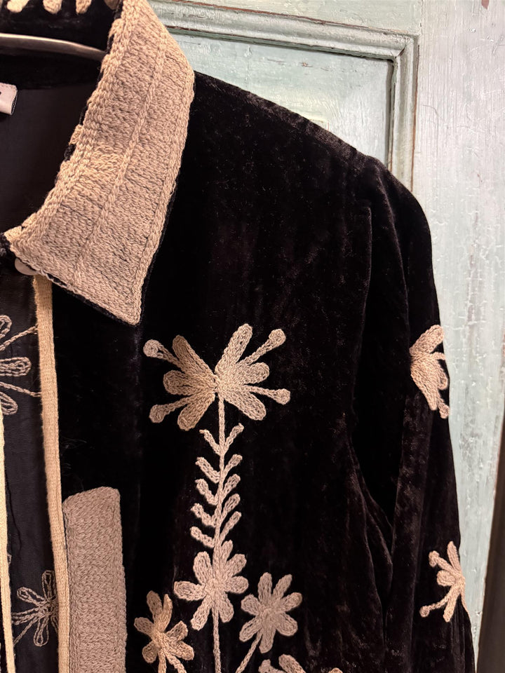 Velvet lang jakke med broderier midnattblå