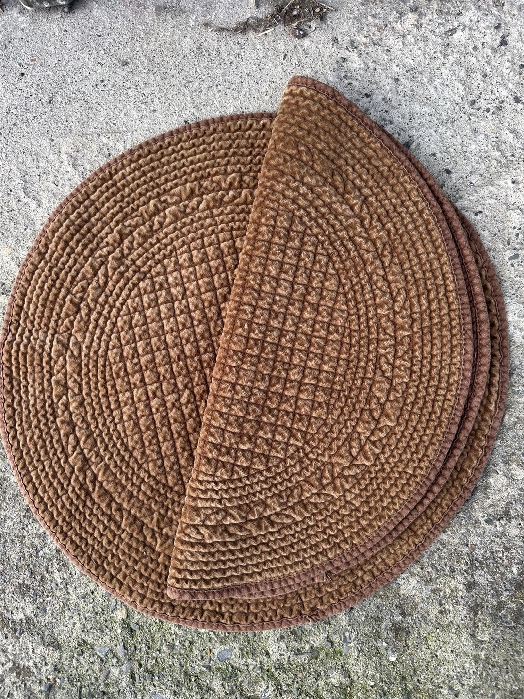 Spisebrikke velur rund Ø: 40 cm chocolate