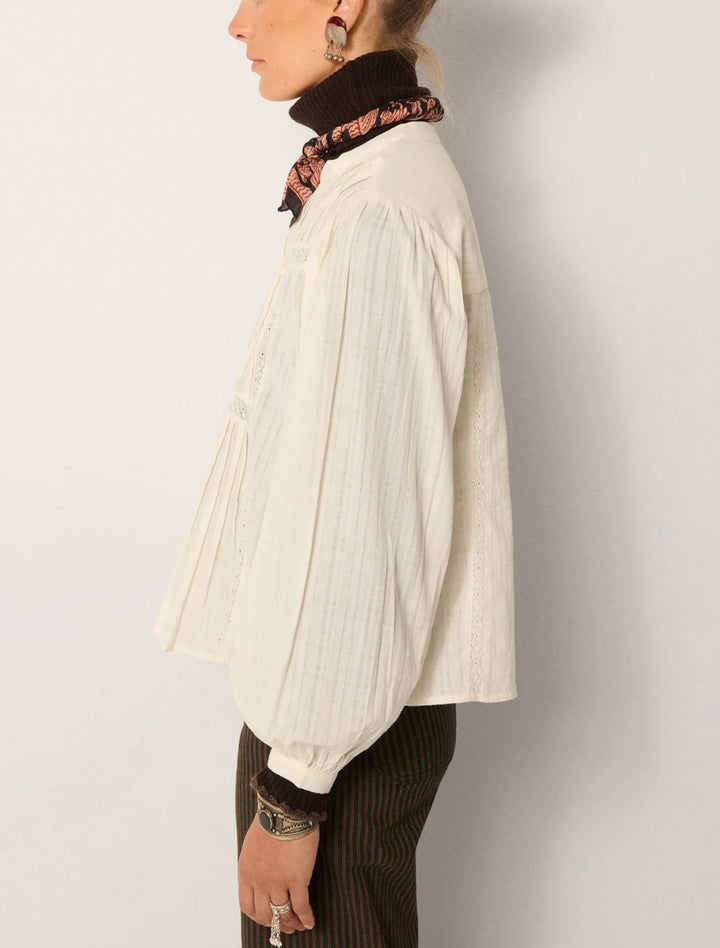 Romy bluse merengue