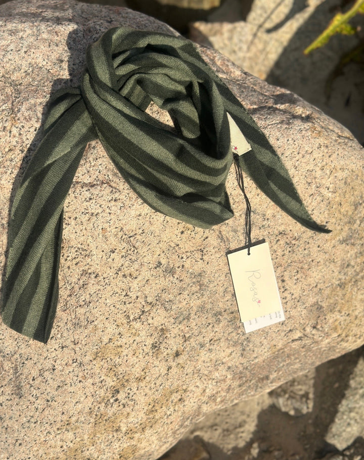 Olive green trekantskjerf cashmere