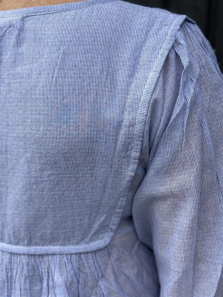 Benedicte smekkekjole blue stripe