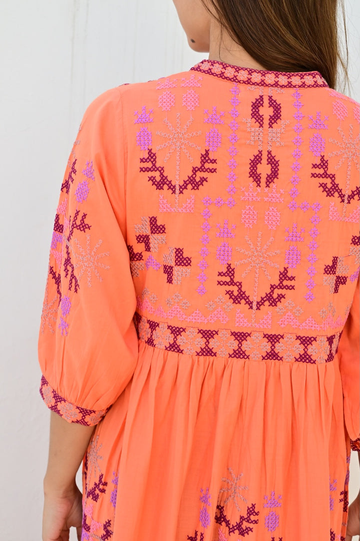 Narbonne kjole med broderier orange