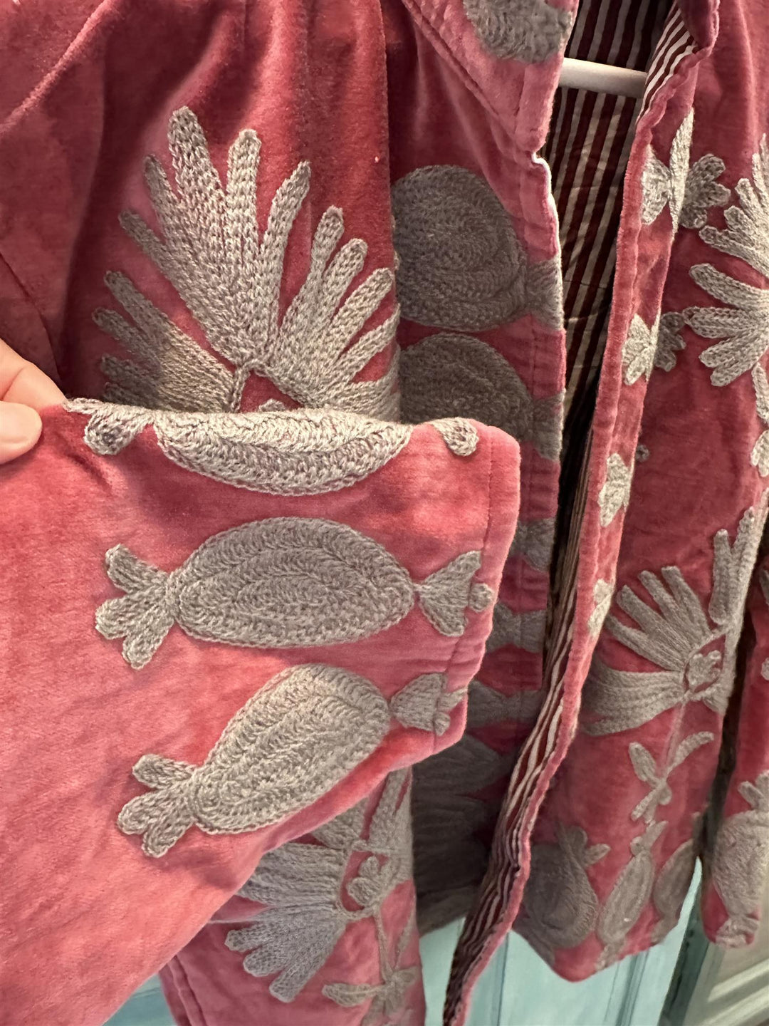 Anouska jakke velur med broderier gammel rosa