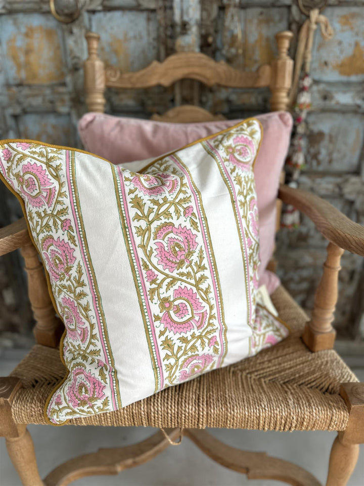 Putetrekk rulour blokktrykk 50x50 cm rose border