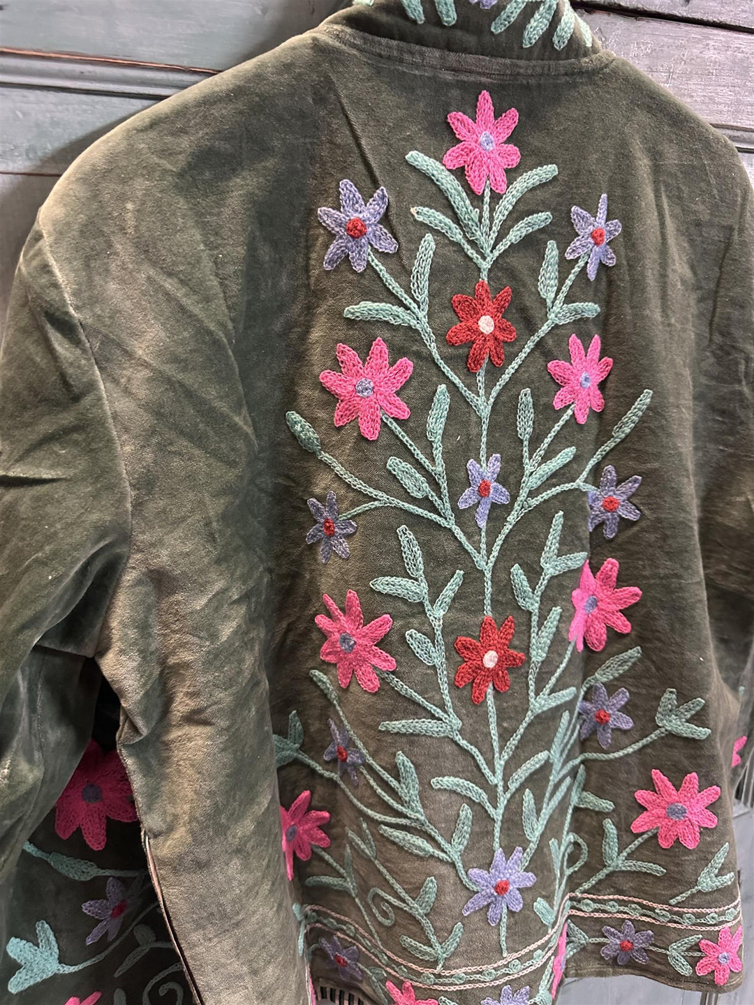 Anouska jakke velur med broderier grønn