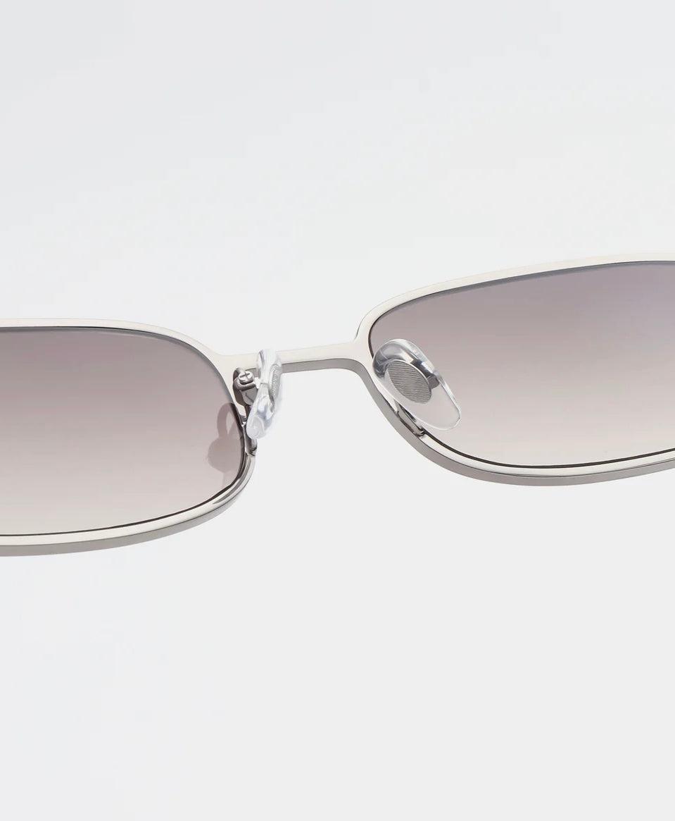 Solbrille Noah silver striped horn