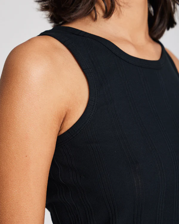 Alberte wool topp black