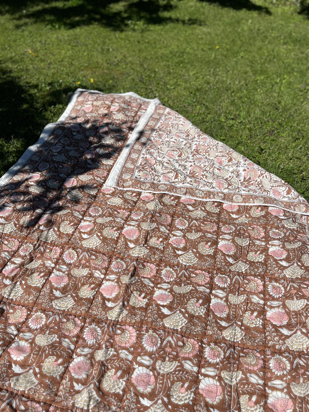 Quilt 150 x 220 cm brown