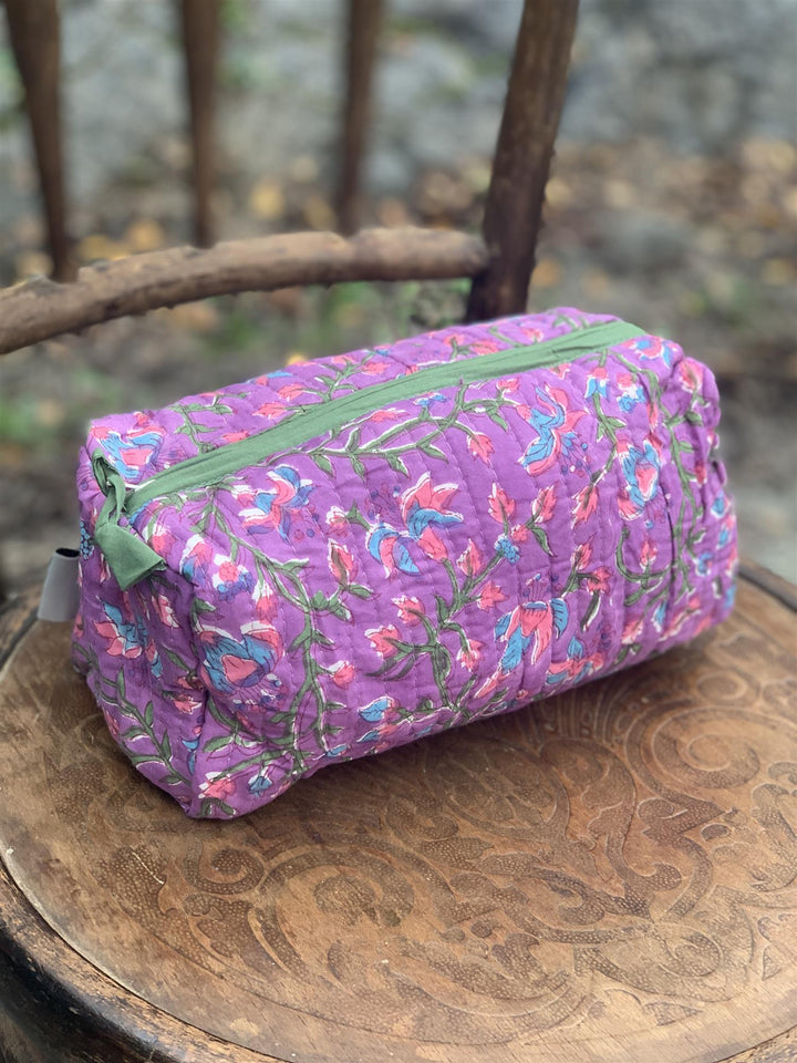 Toalettmappe blokktrykket purple